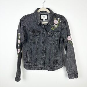 Forever 21 Floral Embroidered Black Denim Jacket Size S